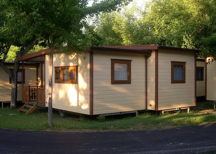 Kamp alanı L'oasi Di Lulu' *